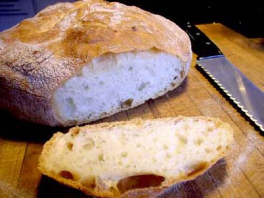 Guvernul a avizat reducerea TVA la pâine la 9%, de la 1 septembrie